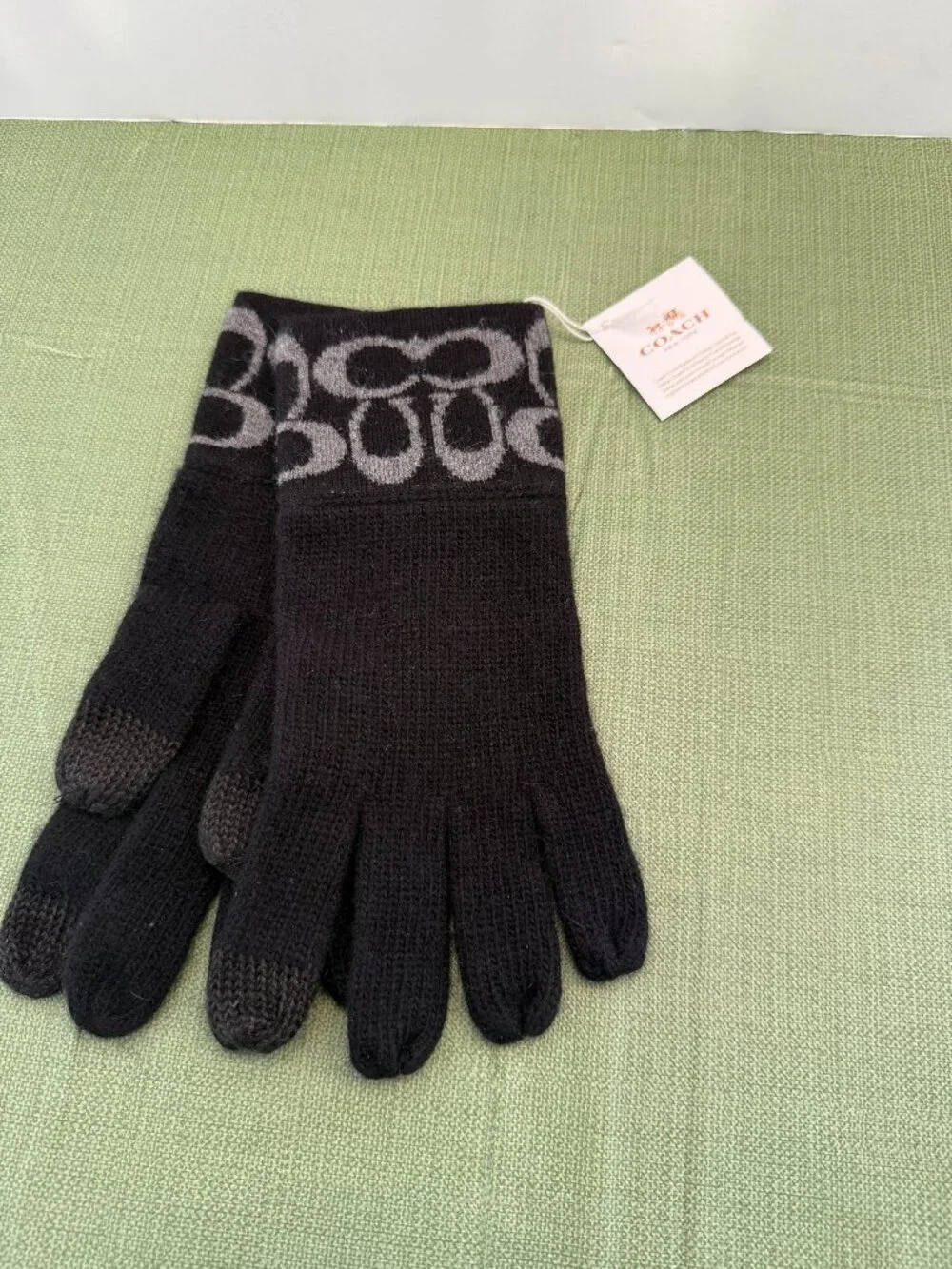 Coach black/grey Knit Gloves Wool Cashmere Blend NWT